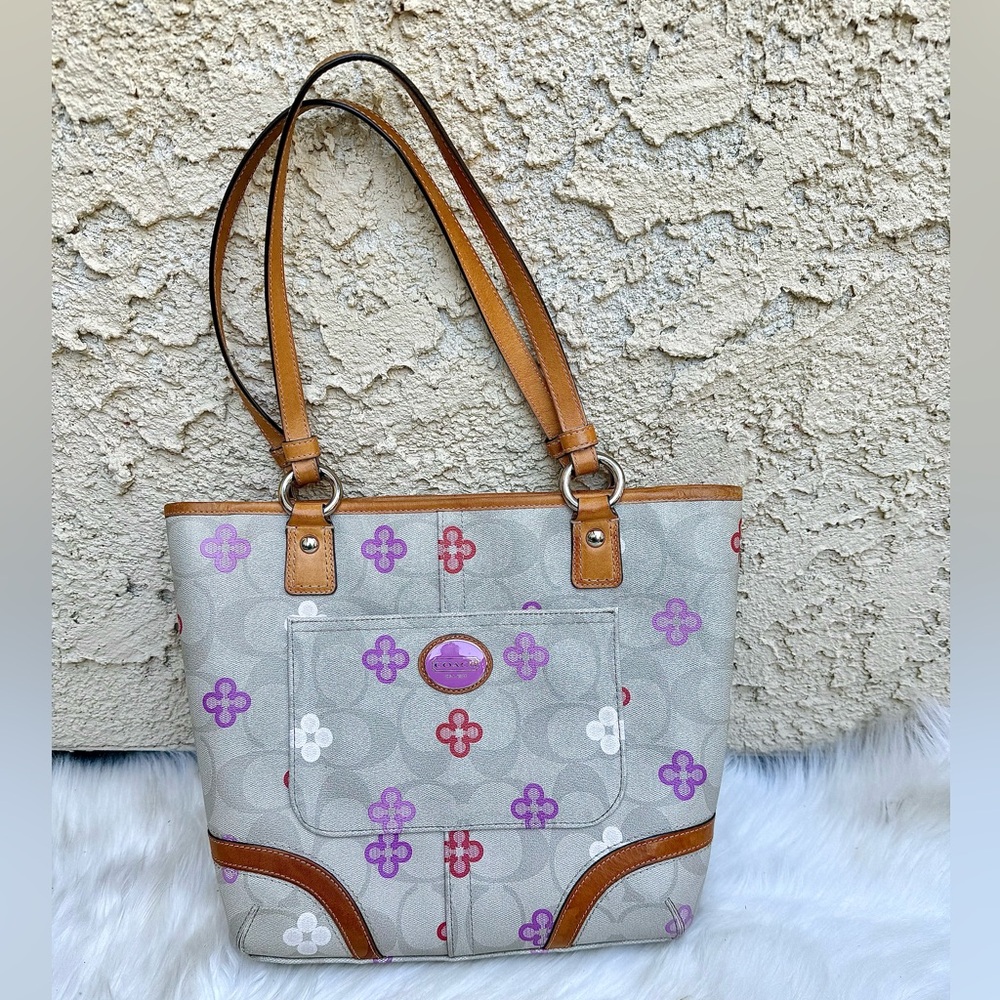 Coach Peyton signature clover tote